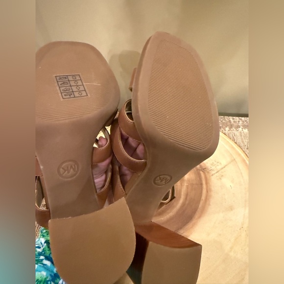 NEW MICHAEL KORS BROWN LEATHER PUMPS SANDALS‎ SIZE 8.5M $155 - Picture 8 of 9